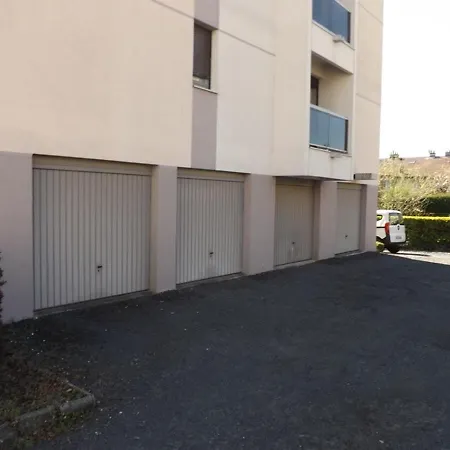 Confort Avec Parking Et Terrasses A Aurillac, Proche Centre, 2 Ch, 4 Pers, Equipe - Fr-1-742-449 Aurillac