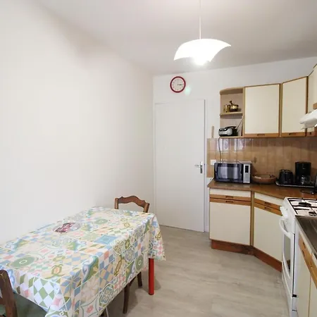 Confort Avec Parking Et Terrasses A Aurillac, Proche Centre, 2 Ch, 4 Pers, Equipe - Fr-1-742-449 Lejlighed *